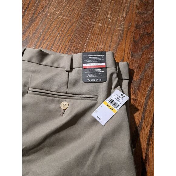 New 32x29 Van Heusen Men’s Pleated Dress Pants Brown Microfiber Comfort Stretch - Picture 5 of 5